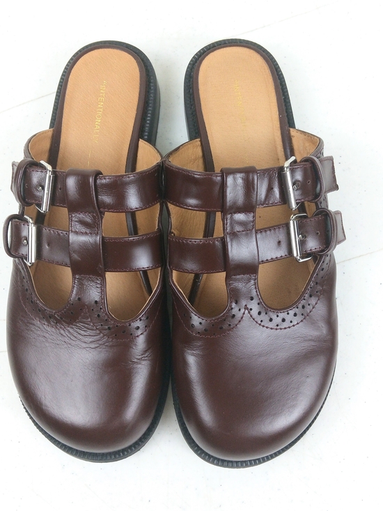 INTENTIONALLY BLANK Shoes - Intentionally Blank Varsity Brogue Mule Women 10 Maroon Leather Dual Buckles